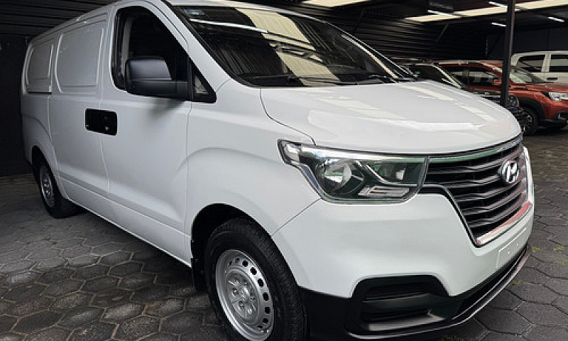 Hyundai Starex 2.4 C...