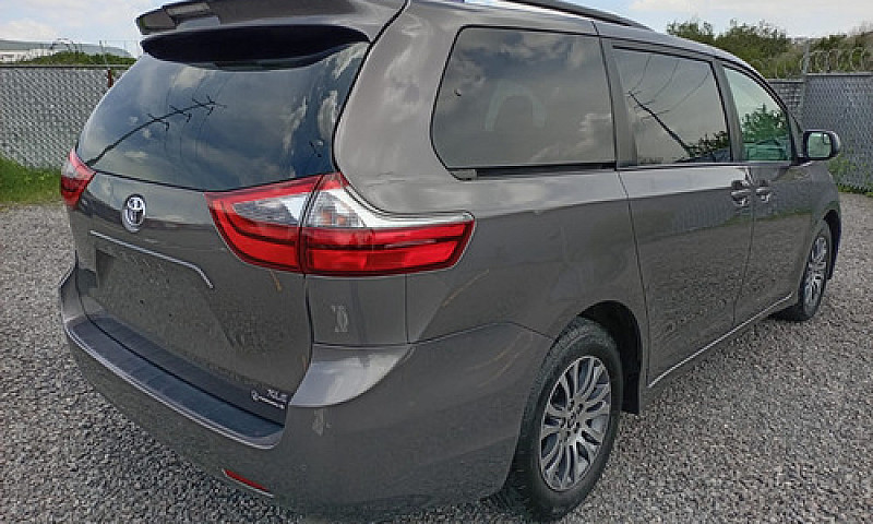 Toyota Sienna 2020...