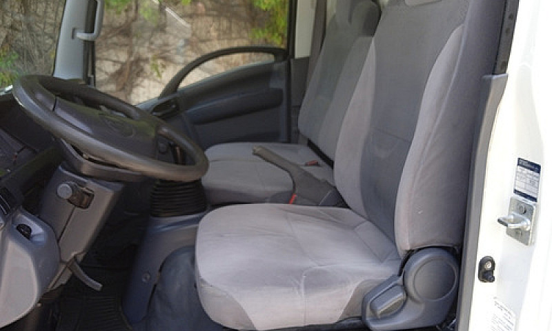 Isuzu Elf 200 2018 2...
