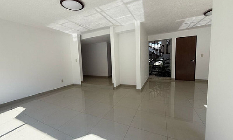 Casa En Venta, Ciuda...