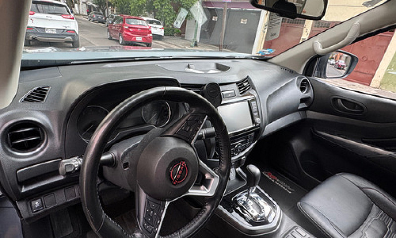 Nissan Frontier 2.5 ...
