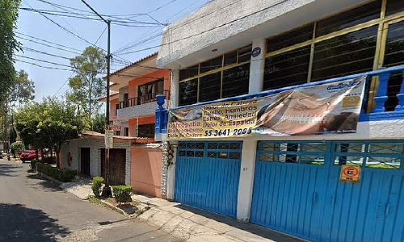 Amplia Casa Con Jard...