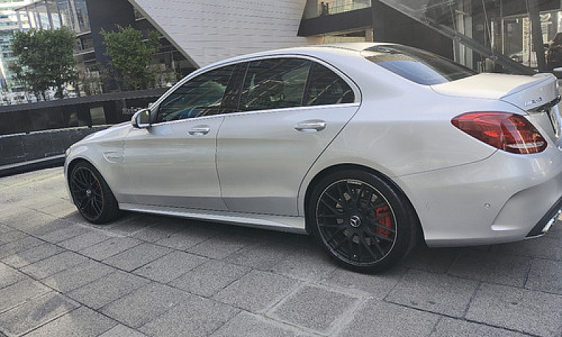 Mercedes-Benz  Clase...