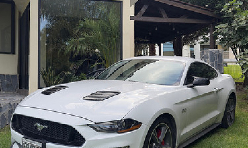 Ford Mustang 5.0L Gt...