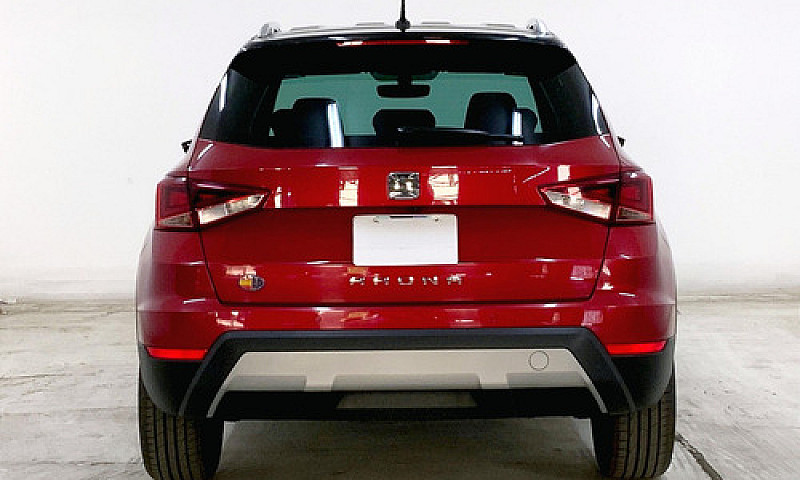 Seat Arona 2021...
