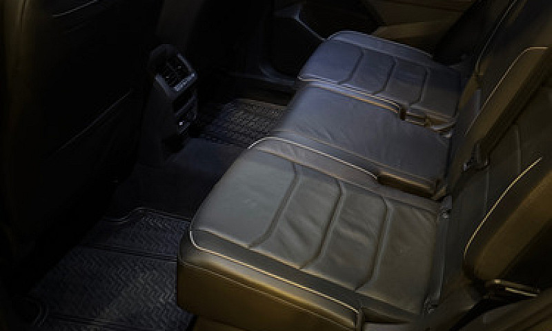 Volkswagen Tiguan 1....