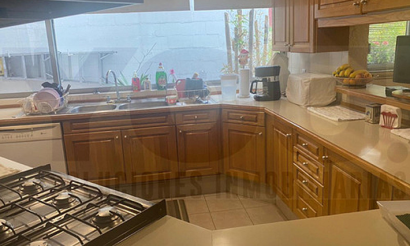 Casa En Venta En Lom...