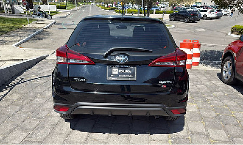 Toyota Yaris 2023...