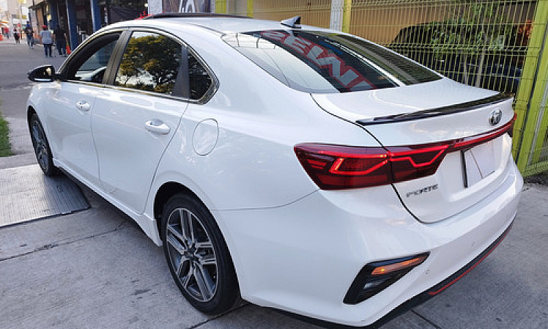 Kia Forte Gt Line 2....