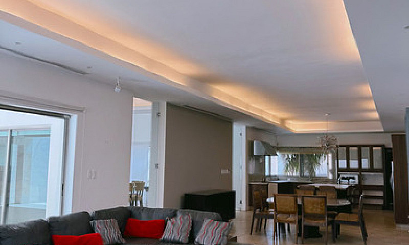 Casa Sobre Avenida M...