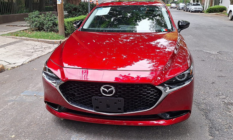 Mazda 3 Signature...