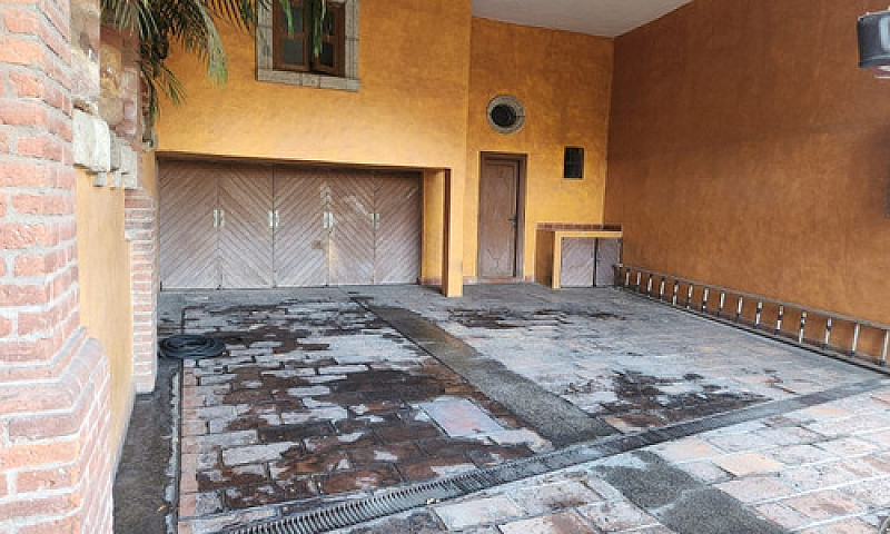 Casa En Venta En Lom...