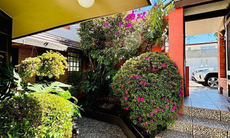 Venta De Casa En Lom...