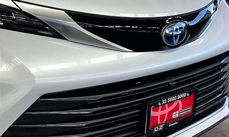 Toyota  Sienna  2024...