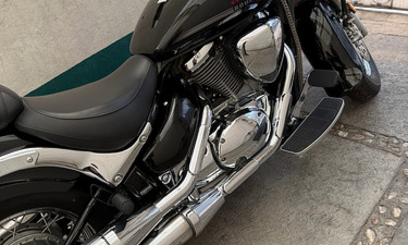 Suzuki Boulevard C50...