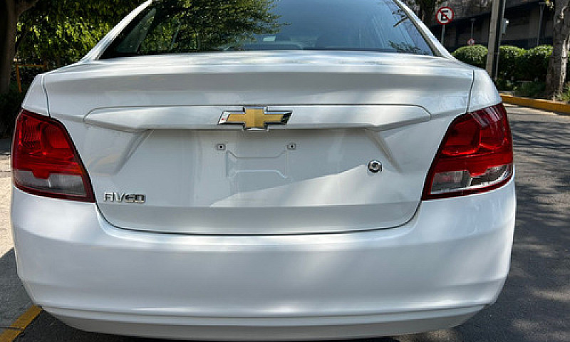 Chevrolet Aveo 1.5 L...