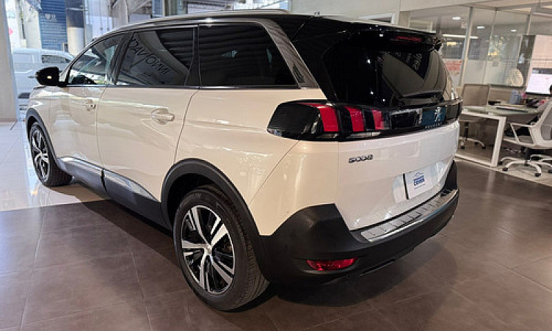 Peugeot 5008 2021...