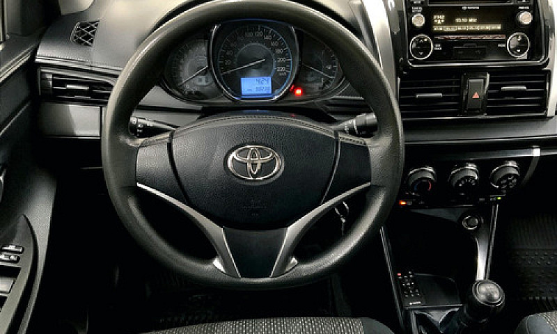 Toyota Yaris 2017...