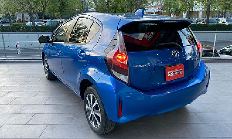 Toyota Prius 2021...