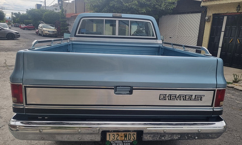 Chevrolet Cheyenne...