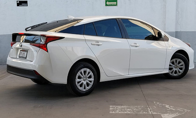 Toyota Prius 2019...