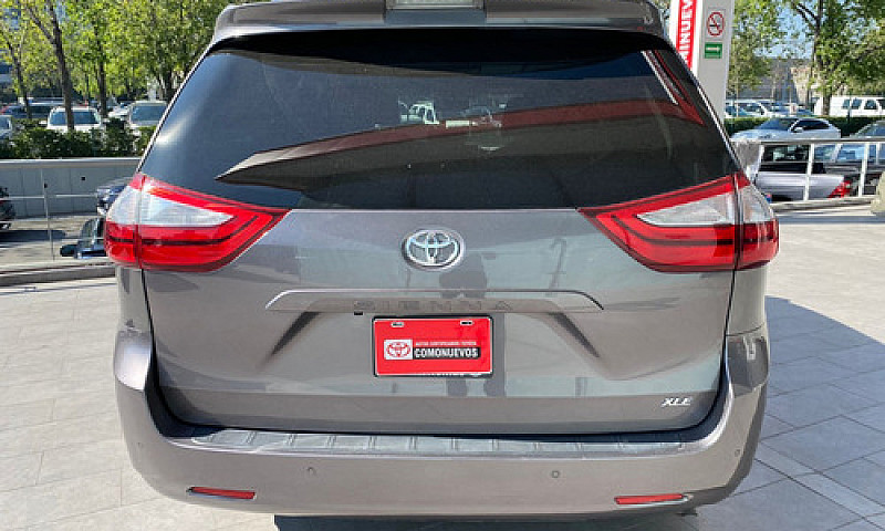 Toyota  Sienna  2019...