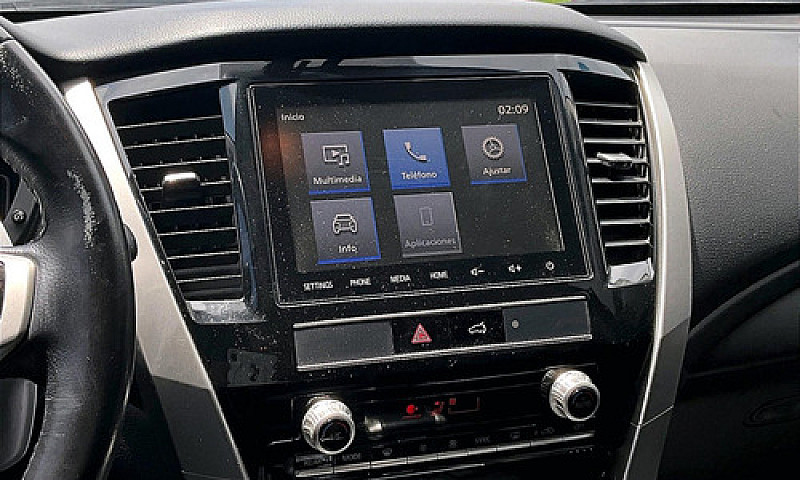 Mitsubishi Montero 2...