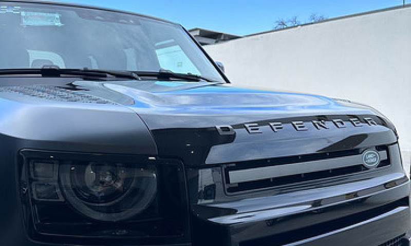 Land Rover Defender ...