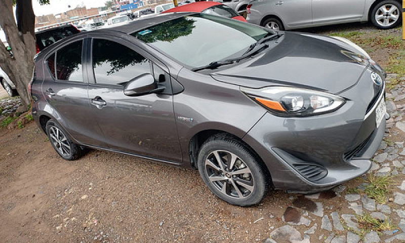 Toyota Prius C 1.5 H...