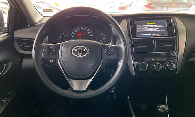 Toyota Yaris 2022...