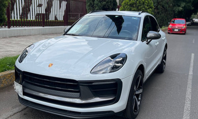 Porsche Macan T...