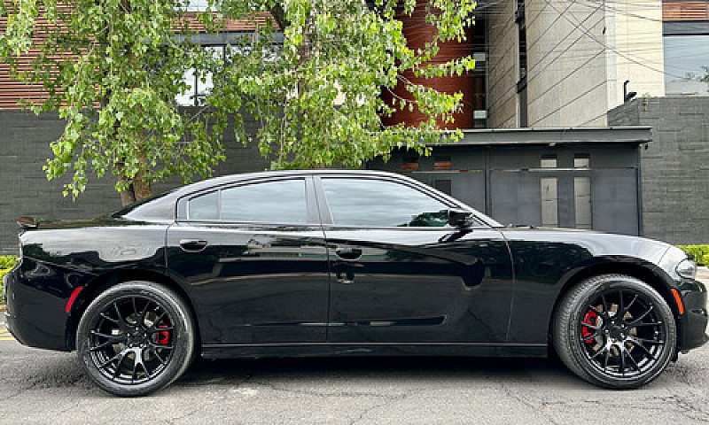 Dodge Charger 5.7 R-...