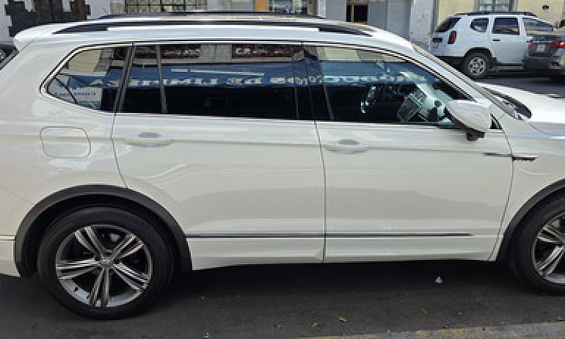 Tiguan 2019 R-Line L...