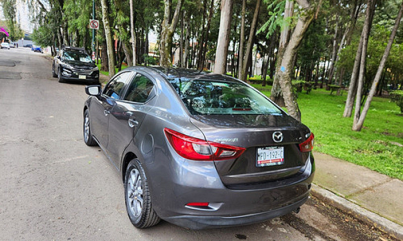 Mazda Mazda 2 1.5 I ...