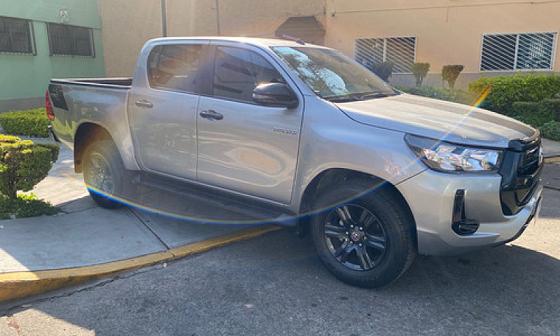 Toyota Hilux 2.7 Cab...