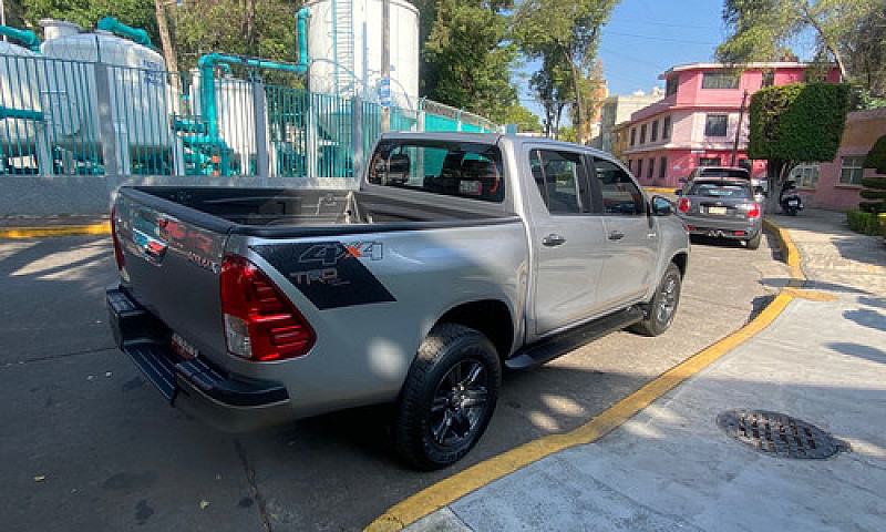 Toyota Hilux 2.7 Cab...