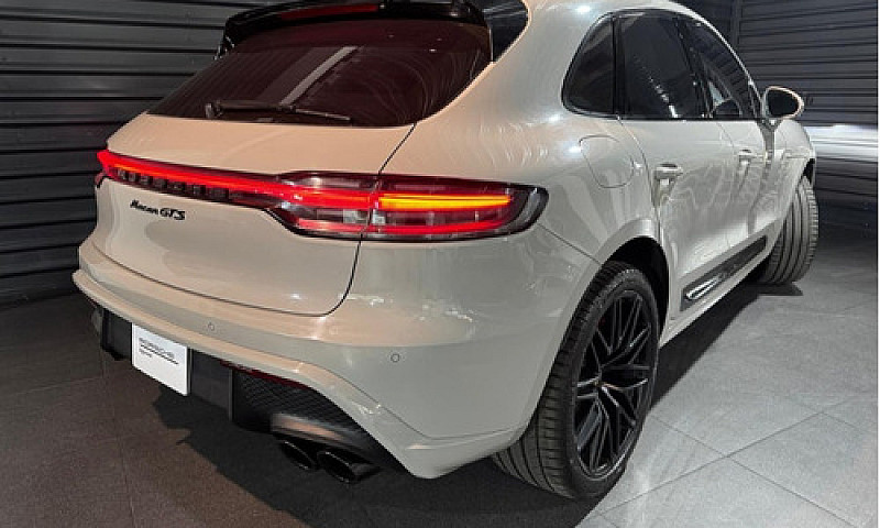 Porsche  Macan  2023...