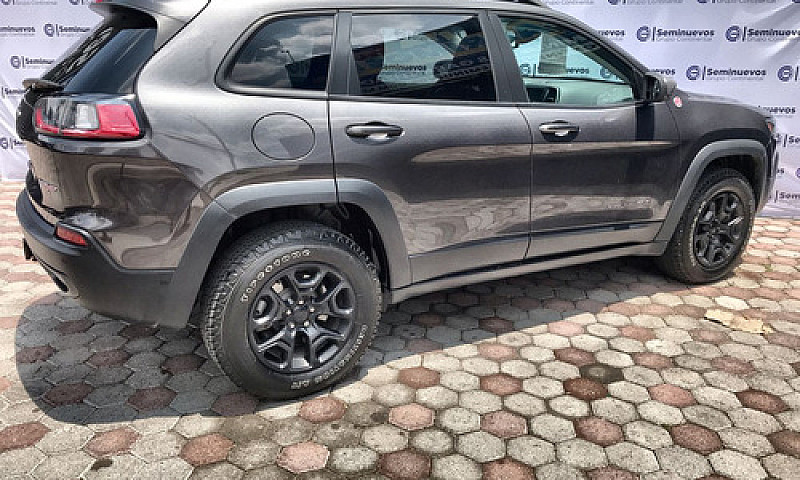 Jeep Cherokee 2020...