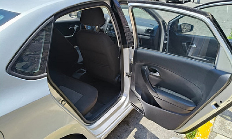 Volkswagen Vento 1.6...