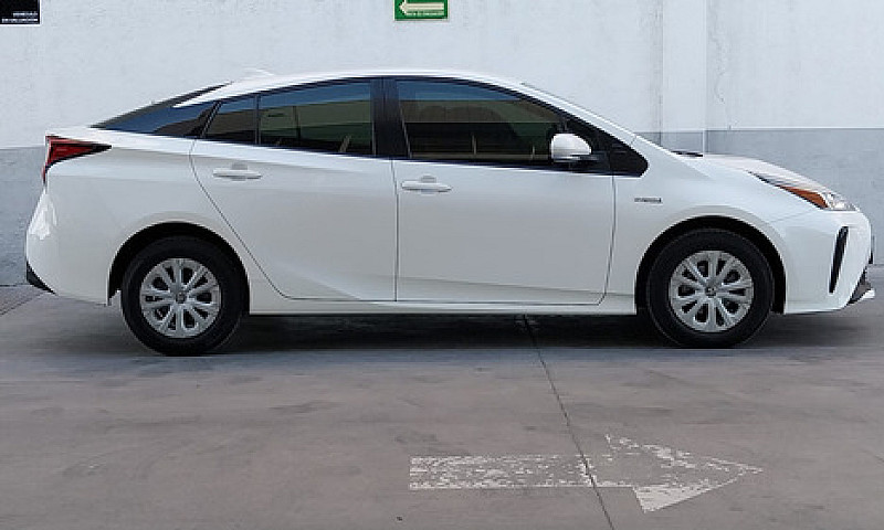 Toyota Prius 2019...