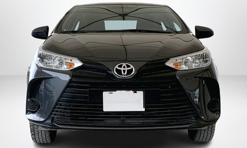 Toyota Yaris 2022...