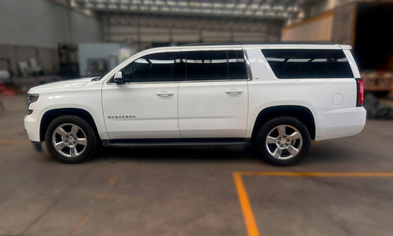 Chevrolet Suburban 5...