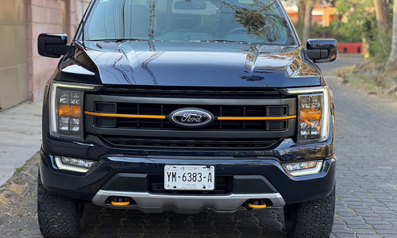Ford Lobo Tremor 4X4...