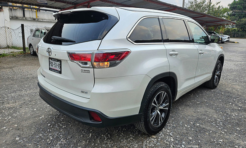 Toyota Highlander 3....