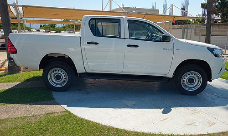 Toyota Hilux 2024...