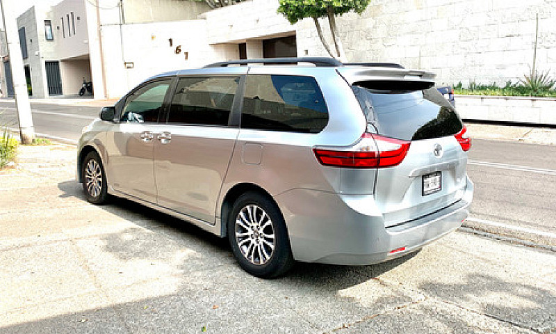 Toyota Sienna 3.5 Xl...