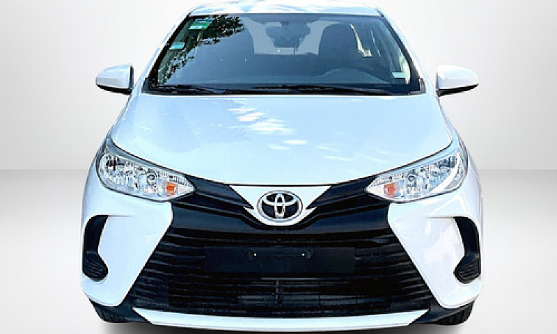 Toyota Yaris 2022...