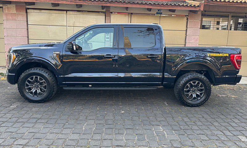 Ford Lobo Tremor 4X4...