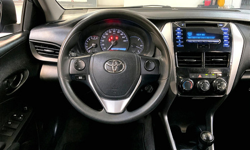 Toyota Yaris 2020...