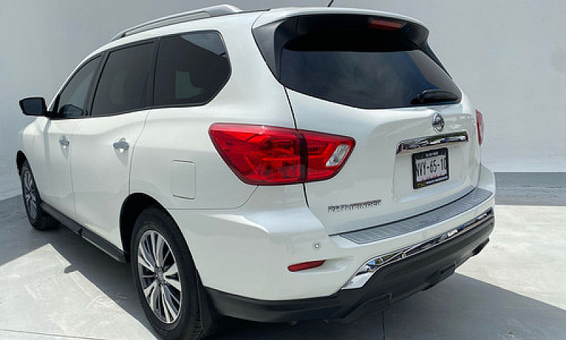 Nissan Pathfinder 20...